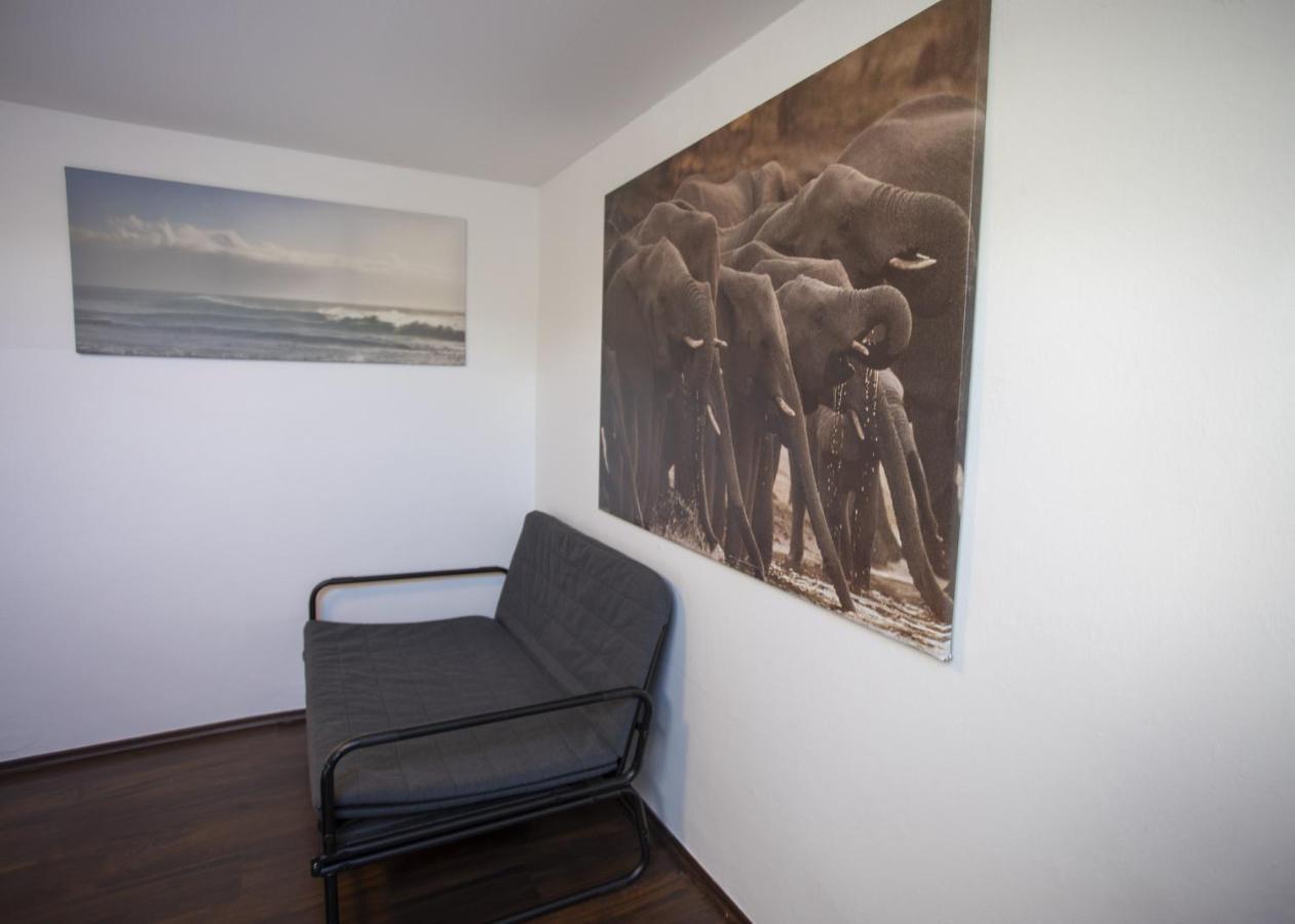 Cozy Old Town Apartment ฮัลล์อินทีโรล ภายนอก รูปภาพ